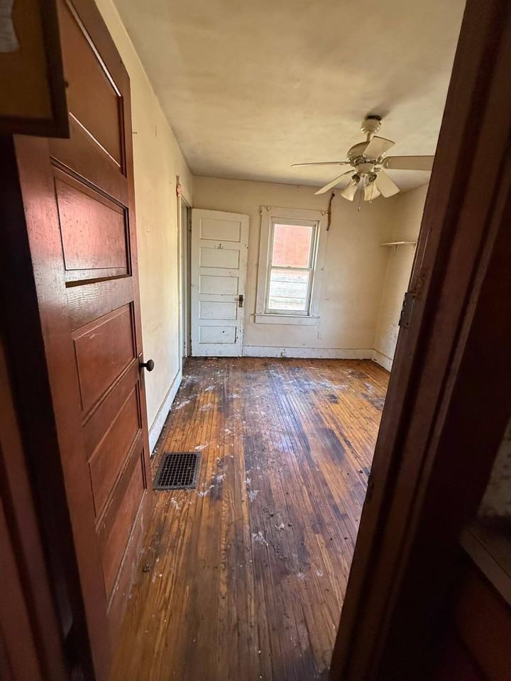 1236 E Clay St - Photo 6 of 10