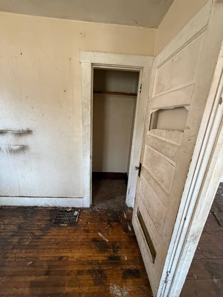 1236 E Clay St - Photo 7 of 10