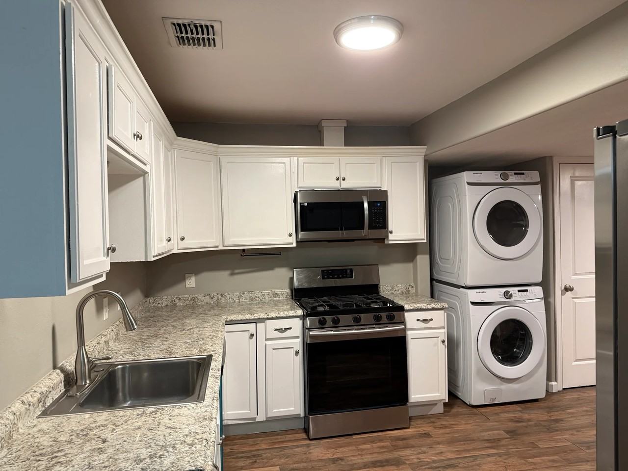 3637 Harris Dr - Photo 4 of 15