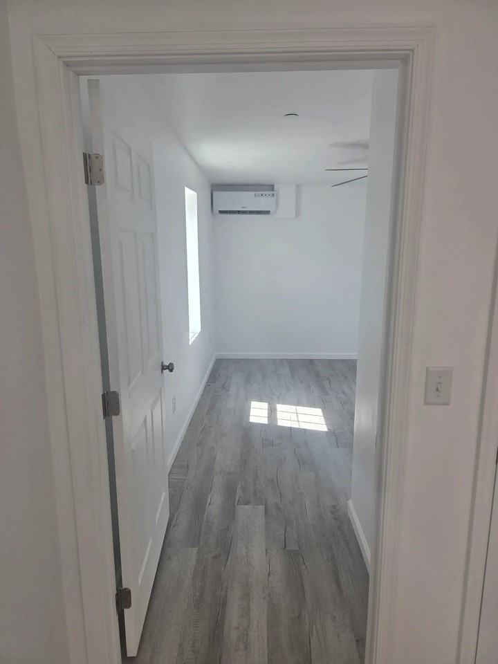 219 Pennsylvania Ave Rear #1 - Photo 2 of 8