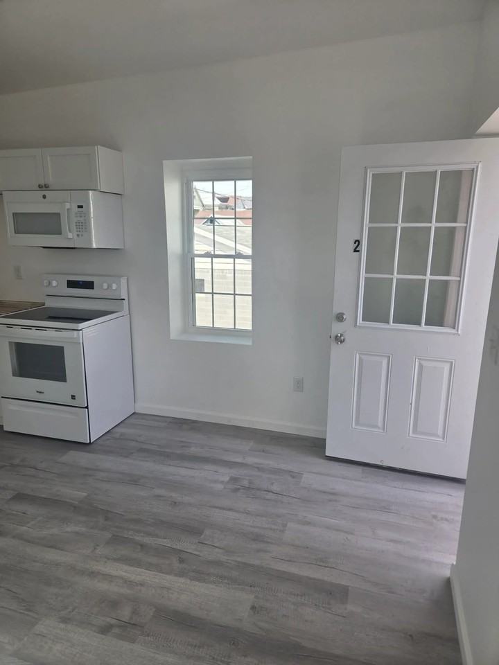 219 Pennsylvania Ave Rear #1 - Photo 7 of 8