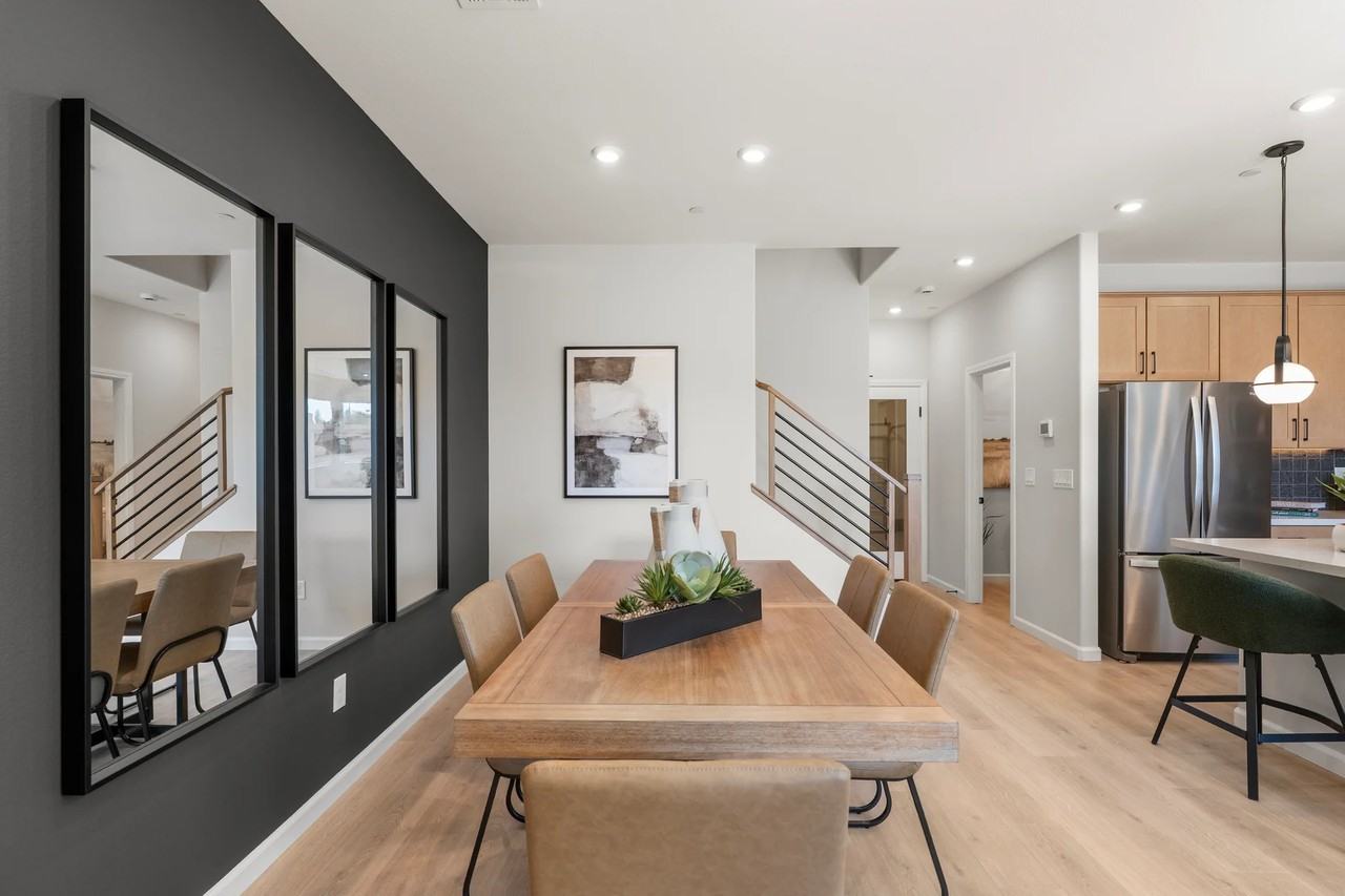 1990 Hydrangea Pl - Photo 3 of 7