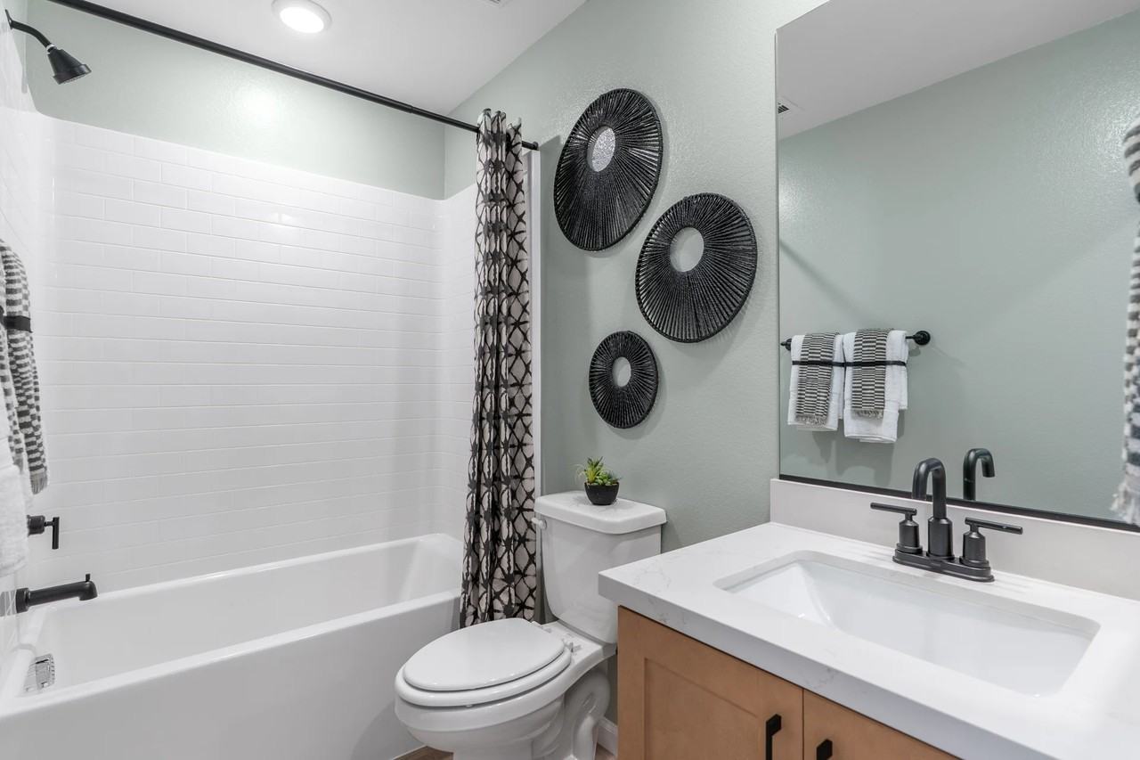 1990 Hydrangea Pl - Photo 5 of 7