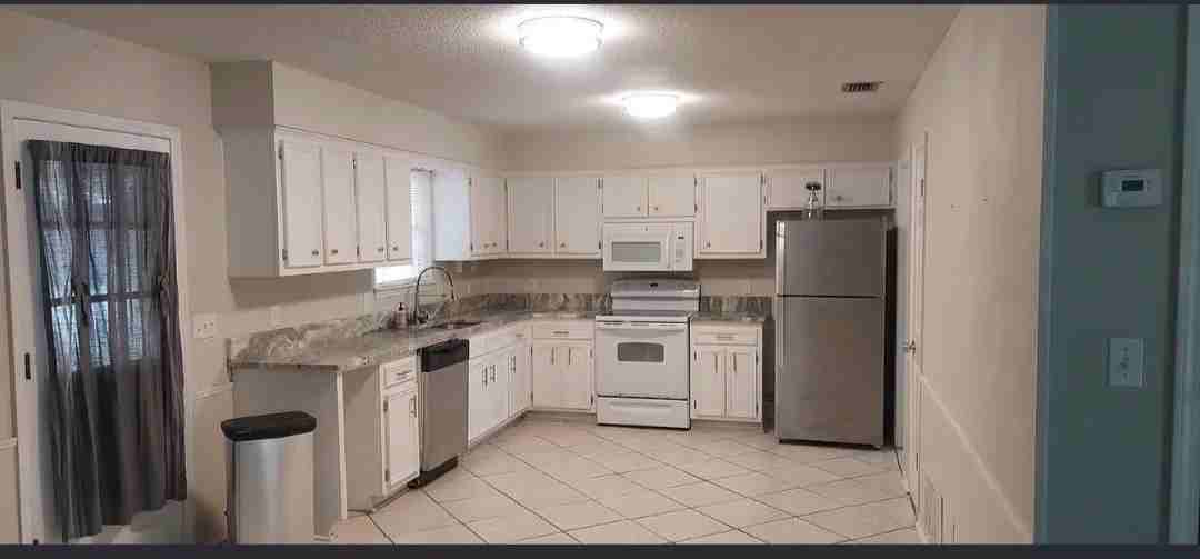 115 Sandlewood Cir N - Photo 4 of 9