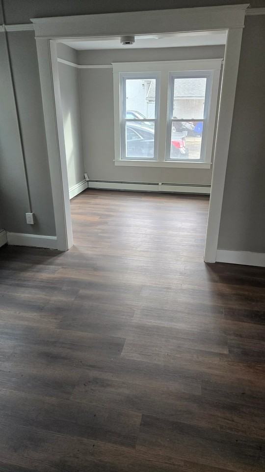 410 1/2 Jackson Ave #1R - Photo 4 of 4