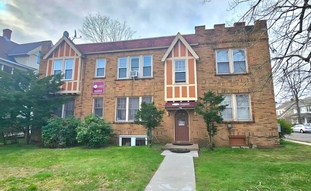 69 Hine St #B1 - Photo 3 of 3