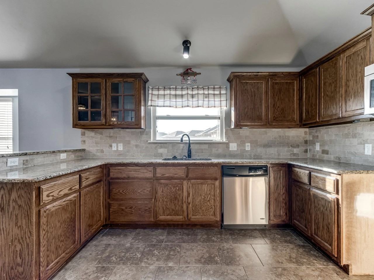 3012 Nw 181st St - Photo 4 of 20