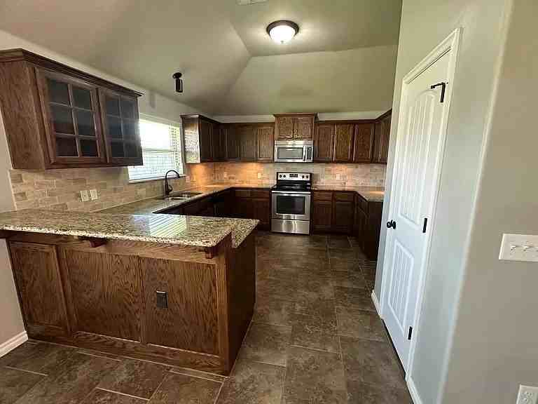 3012 Nw 181st St - Photo 5 of 20