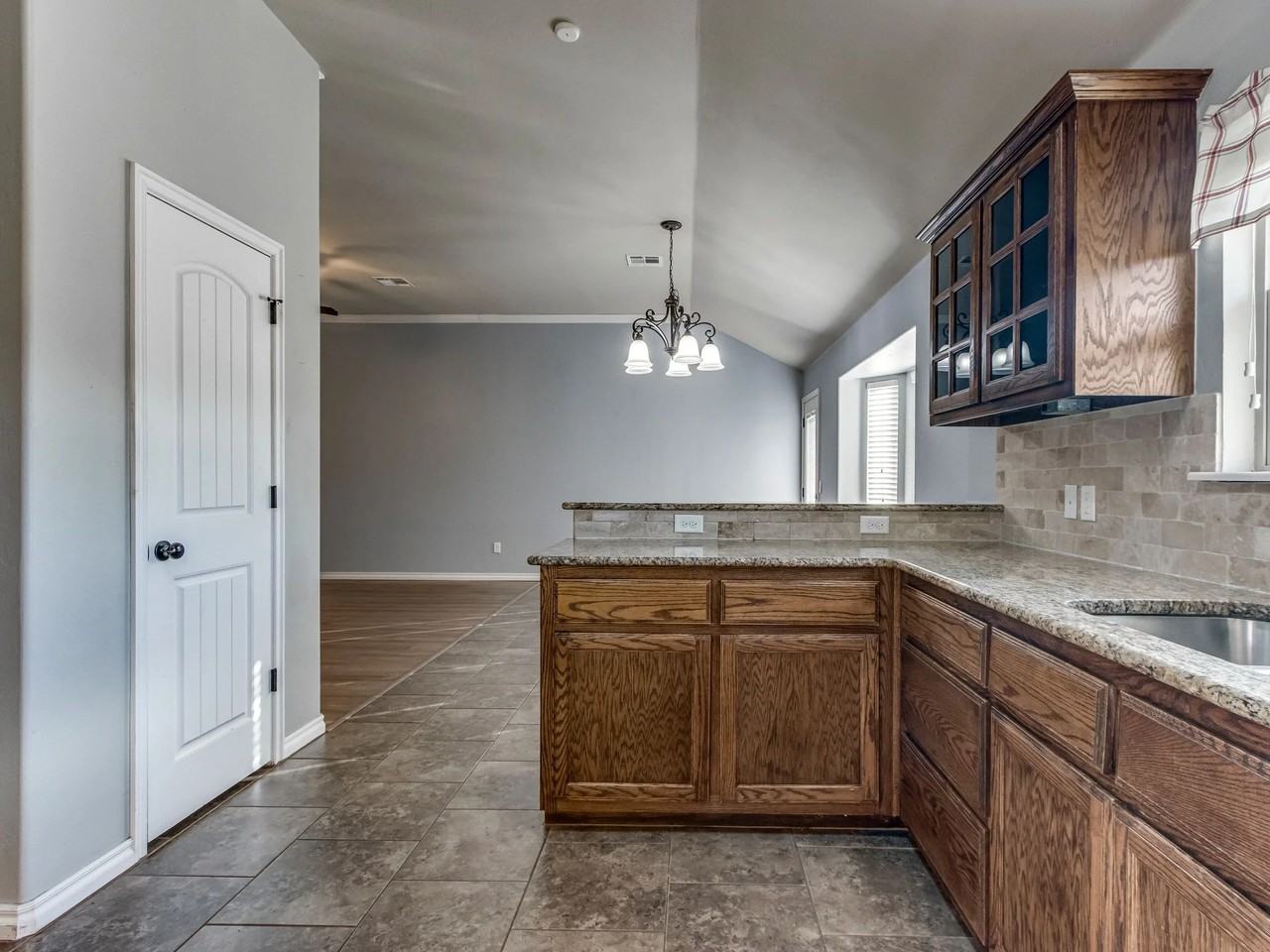 3012 Nw 181st St - Photo 6 of 20