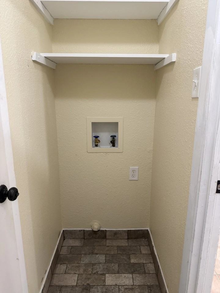 3604 Fort Hunt Dr - Photo 4 of 9