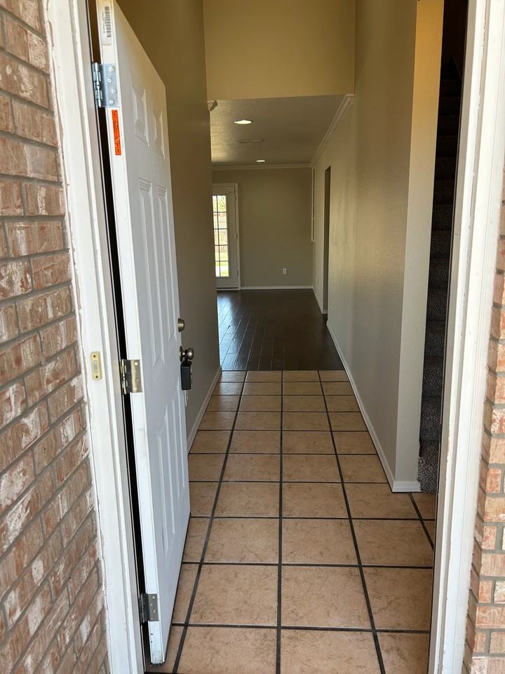 6301 S Bonham St - Photo 3 of 20