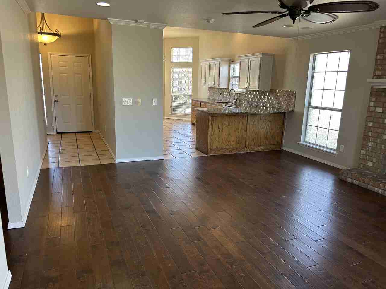 6301 S Bonham St - Photo 7 of 20