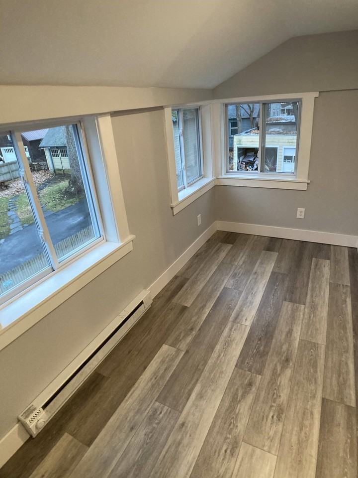 22 Woodleigh Ave #2 - Photo 5 of 11