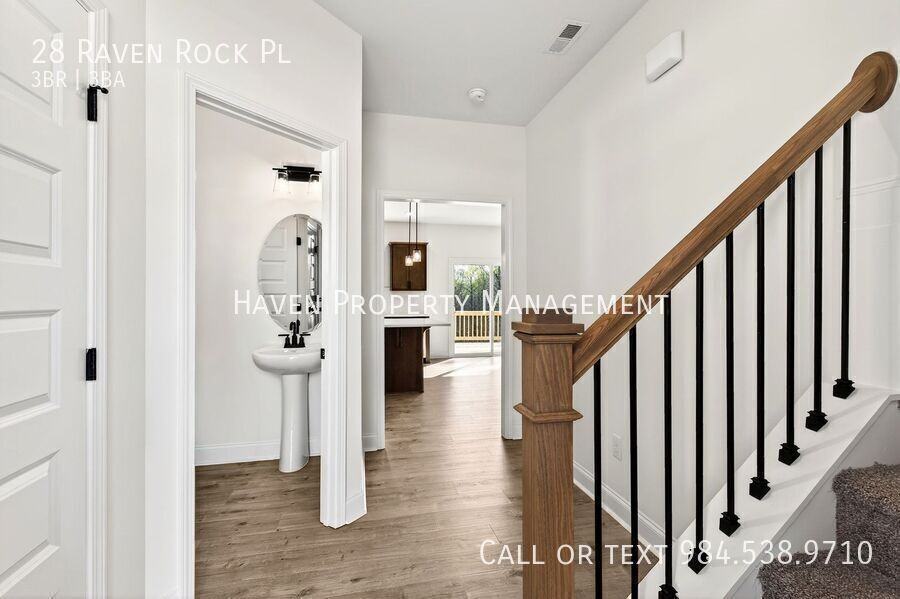 28 Raven Rock Pl - Photo 4 of 44