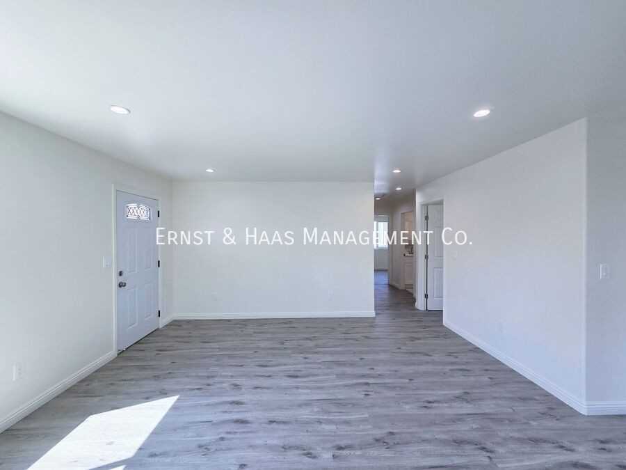 1322 Lewis Ave #1322A - Photo 4 of 20