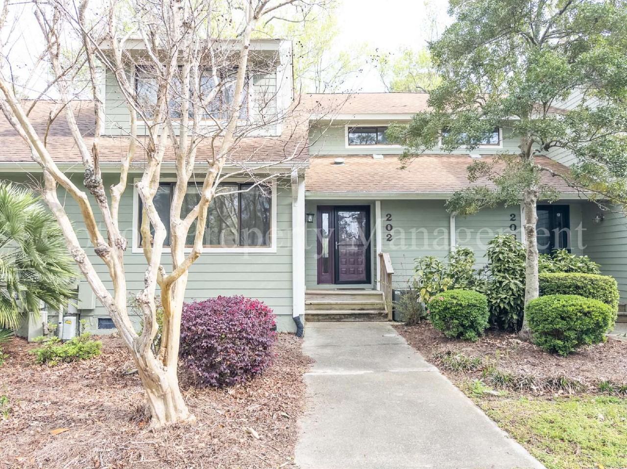 202 Crooked Creek Ln - Photo 2 of 50