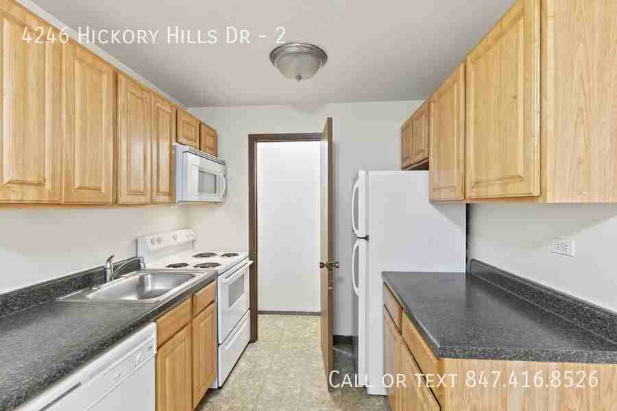 4246 Hickory Hills Dr #2 - Photo 6 of 17