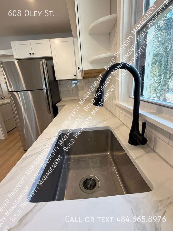 608 Oley St - Photo 5 of 17