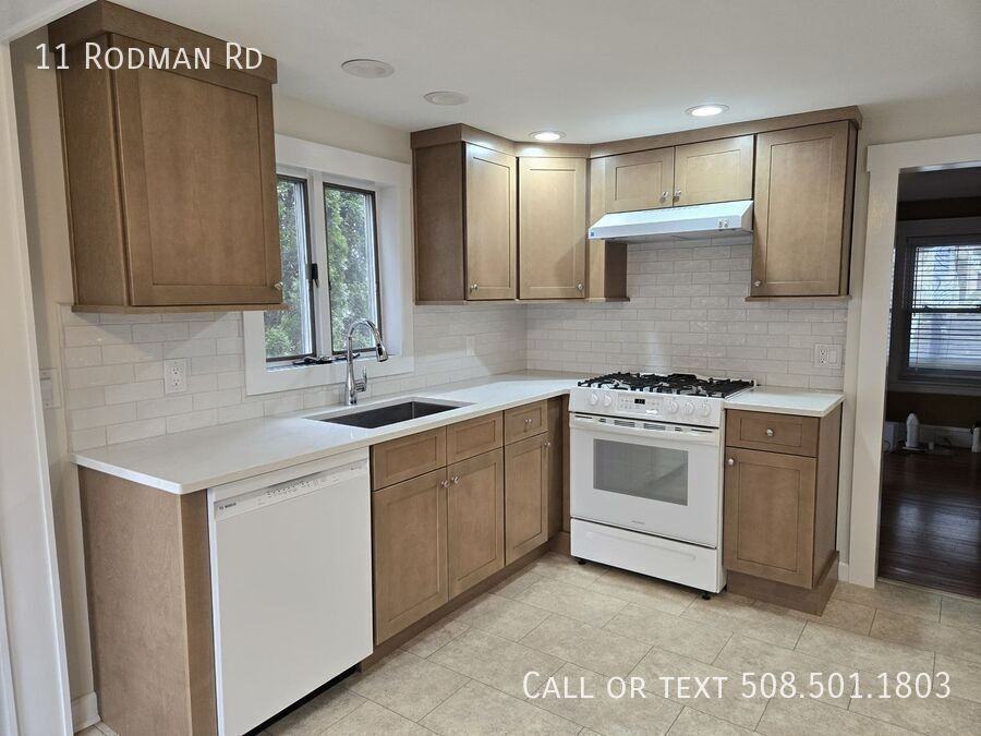 11 Rodman Rd - Photo 4 of 13