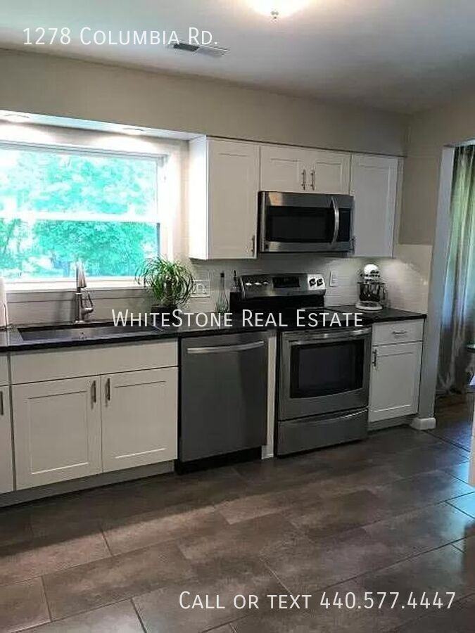 1278 Columbia Rd - Photo 4 of 24