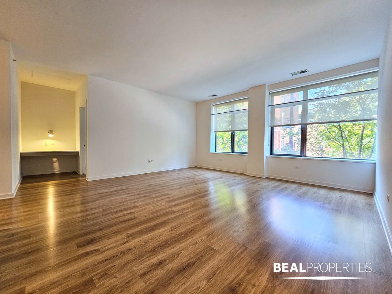 548 W Webster Ave #1 - Photo 6 of 12