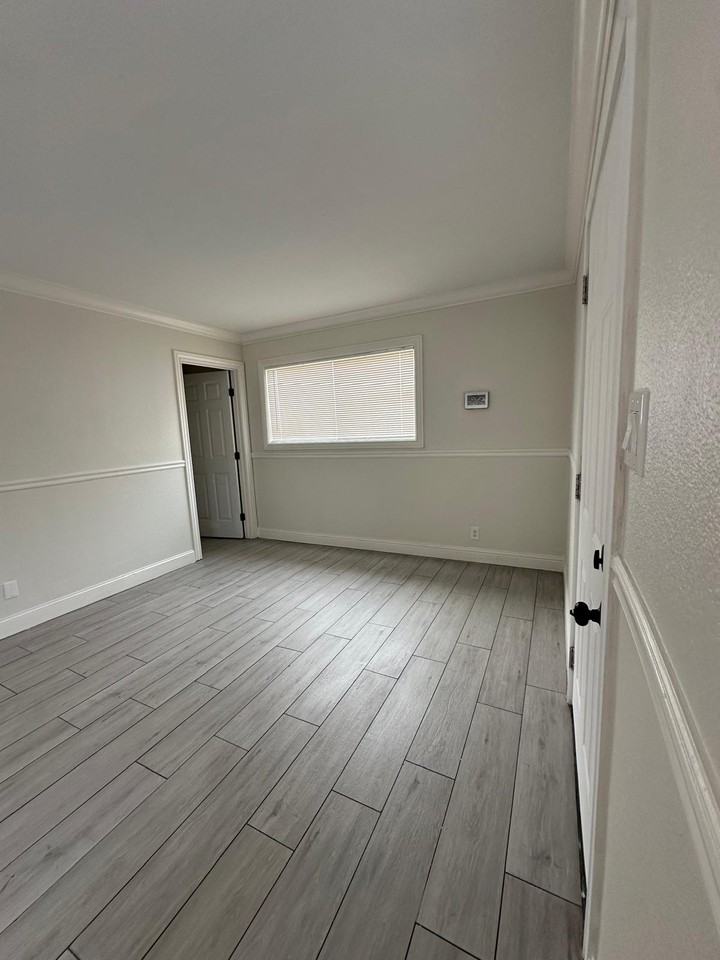 2406 R St #NA - Photo 4 of 17