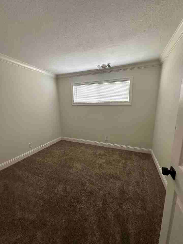 2406 R St #NA - Photo 5 of 17