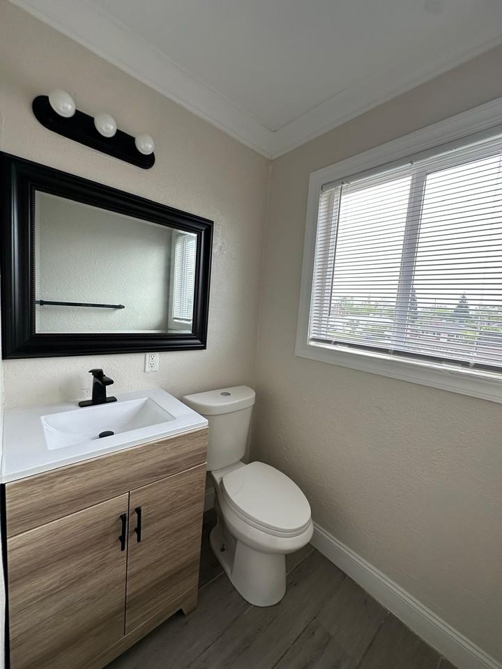 2406 R St #NA - Photo 7 of 17