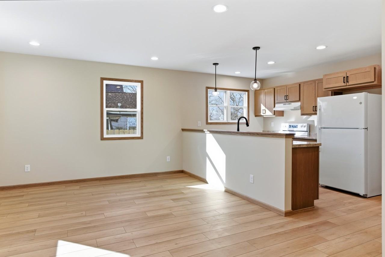 313 E Martin St #1 - Photo 4 of 23