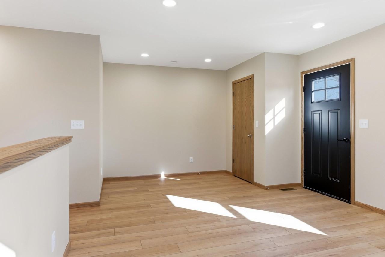 313 E Martin St #1 - Photo 5 of 23