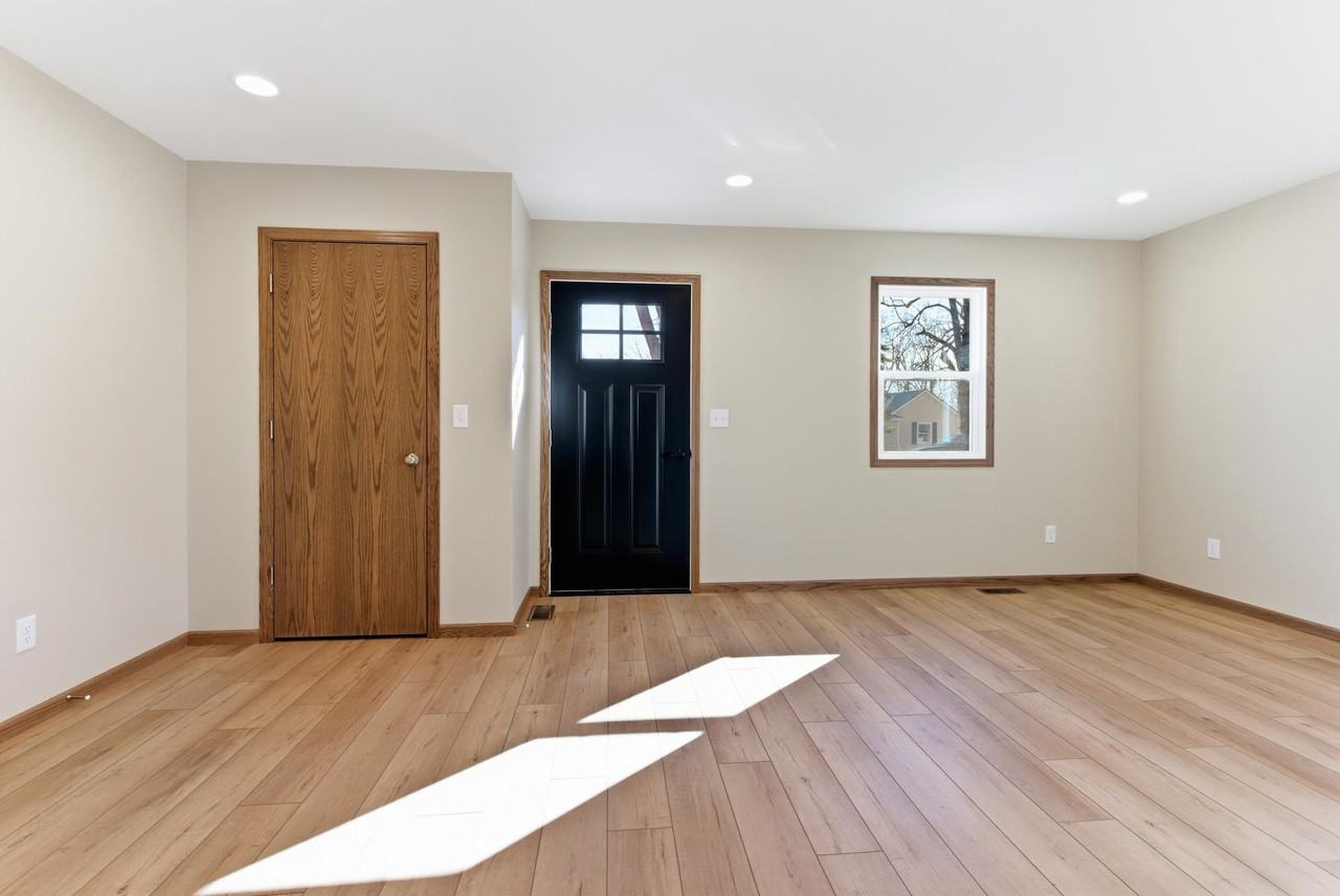 313 E Martin St #1 - Photo 7 of 23