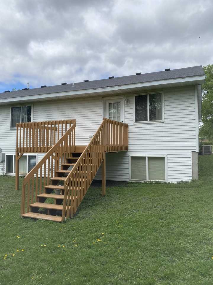 1127 Glenn Pl - Photo 2 of 20