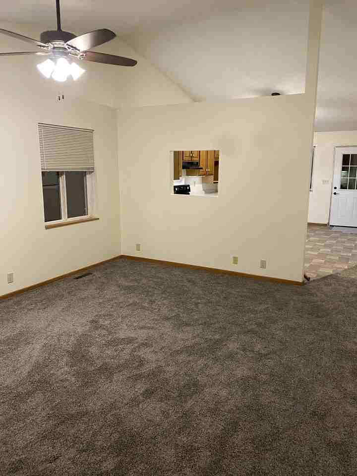 1127 Glenn Pl - Photo 6 of 20