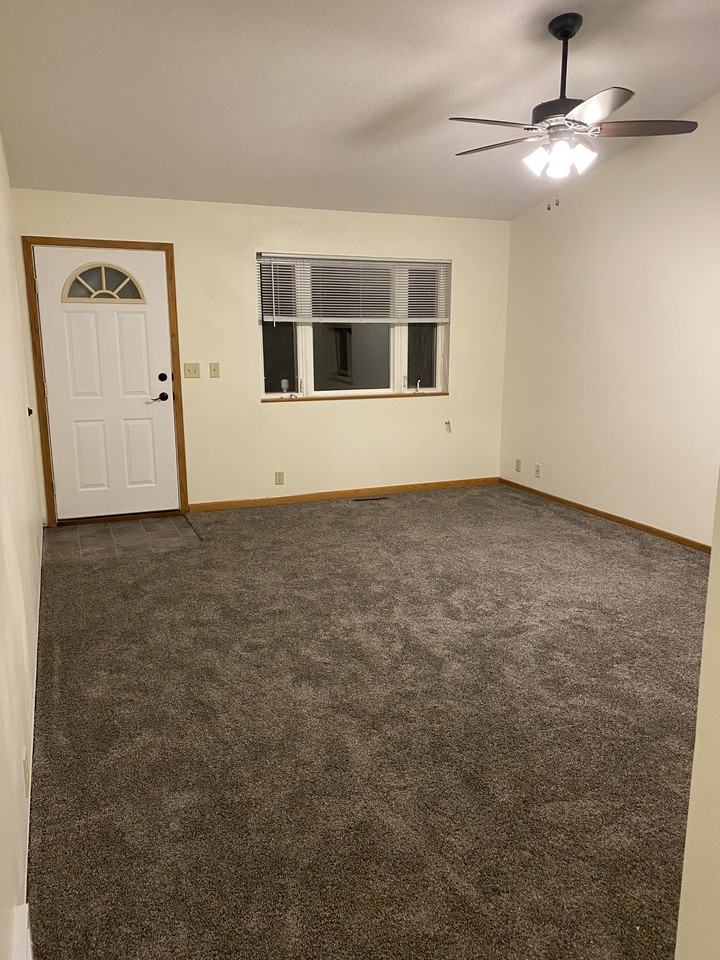 1127 Glenn Pl - Photo 7 of 20