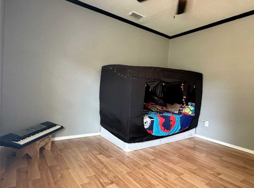 324 Collin St #NA - Photo 3 of 17