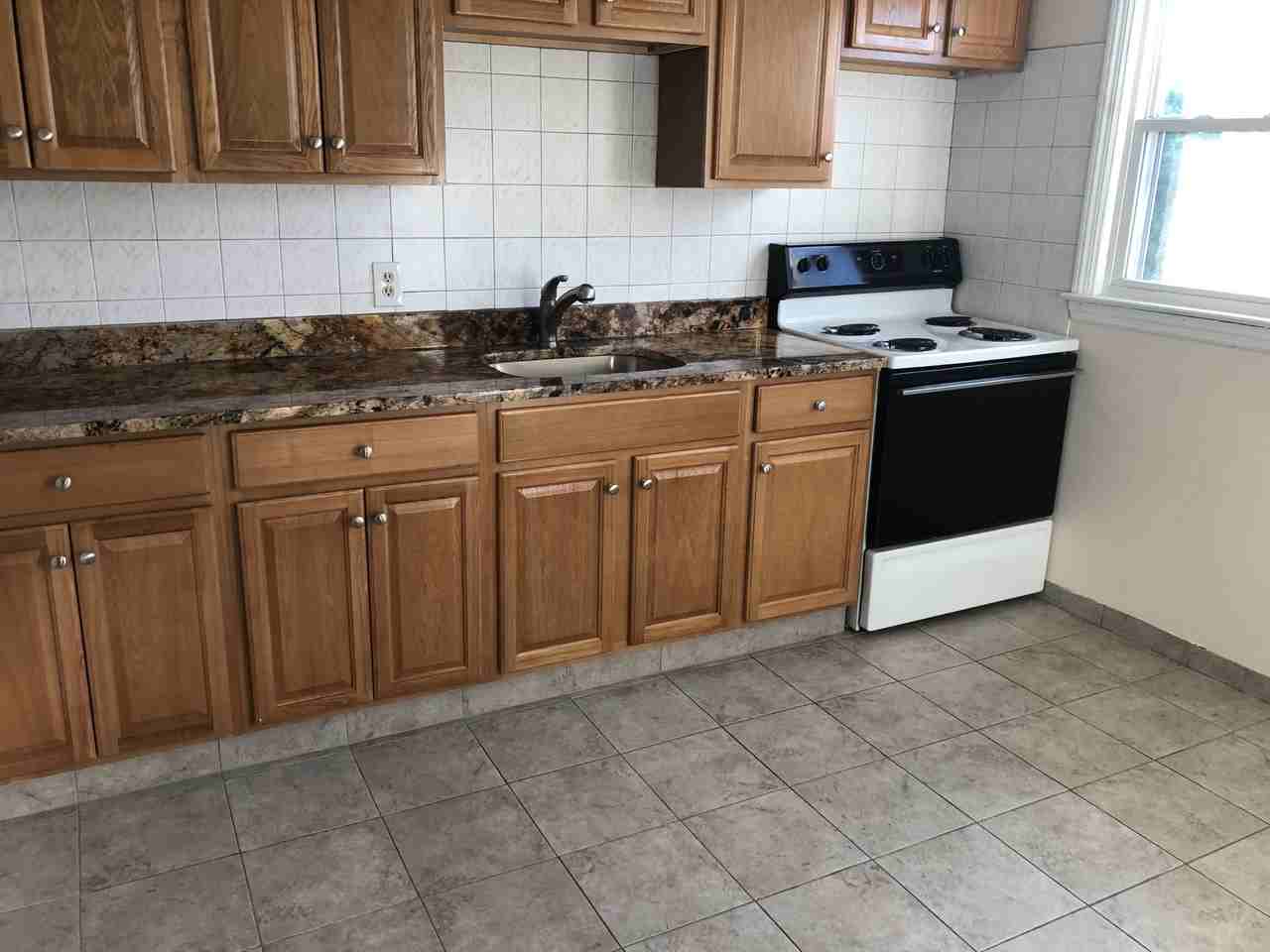 22 Lakeview Ave #4 - Photo 5 of 9