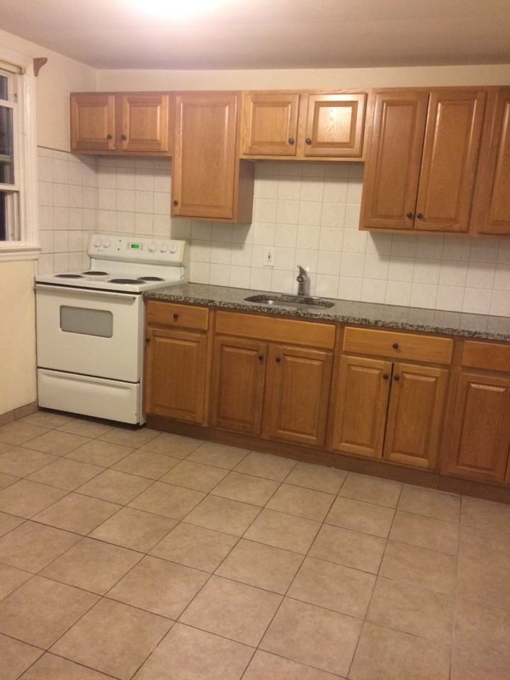 22 Lakeview Ave #4 - Photo 6 of 9