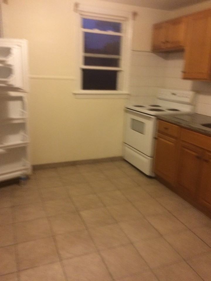 22 Lakeview Ave #4 - Photo 7 of 9