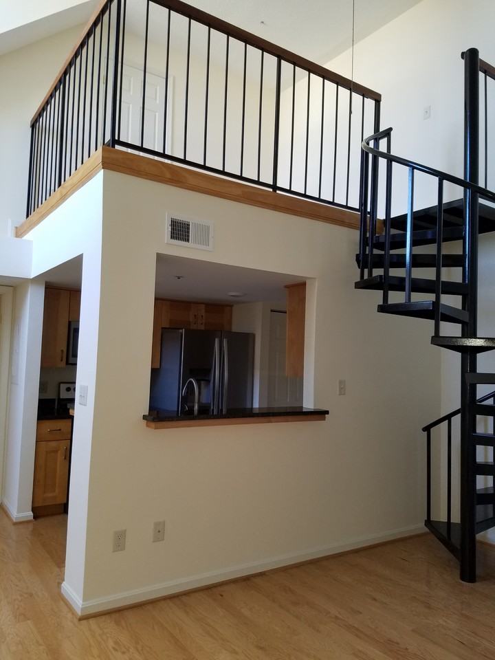 921 Westhaven Dr #303 - Photo 5 of 15