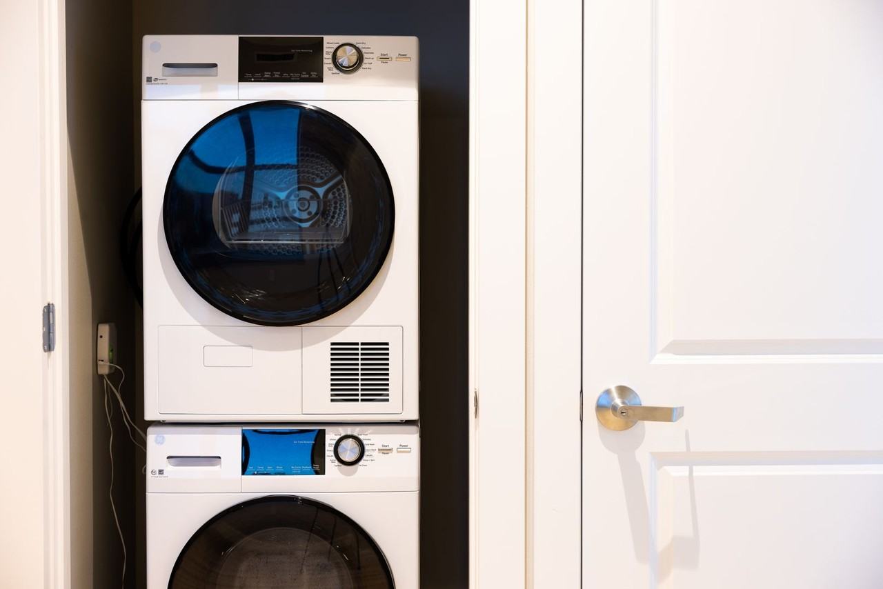 5 West - Photo 6 of 8