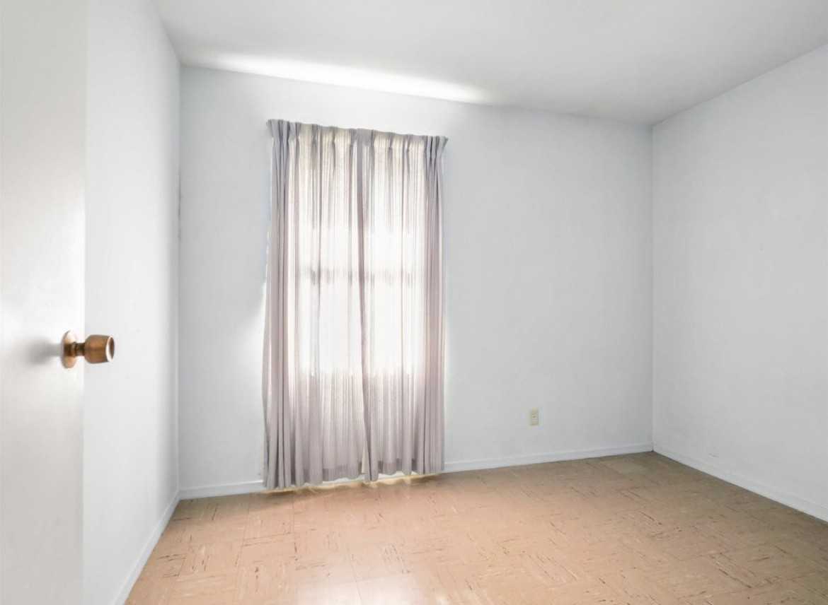 6302 Chatham Dr #NA - Photo 2 of 35