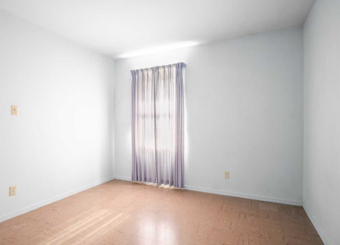 6302 Chatham Dr #NA - Photo 7 of 35