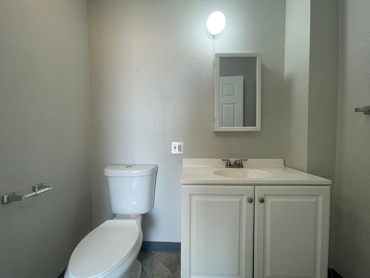 Lascelle Studio Suites - Photo 7 of 8