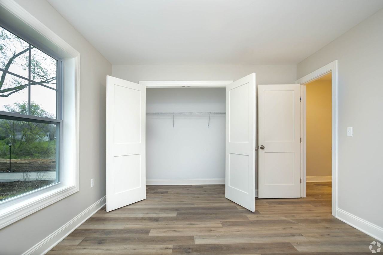 Marion Gardens Townhomes - Photo 4 of 26