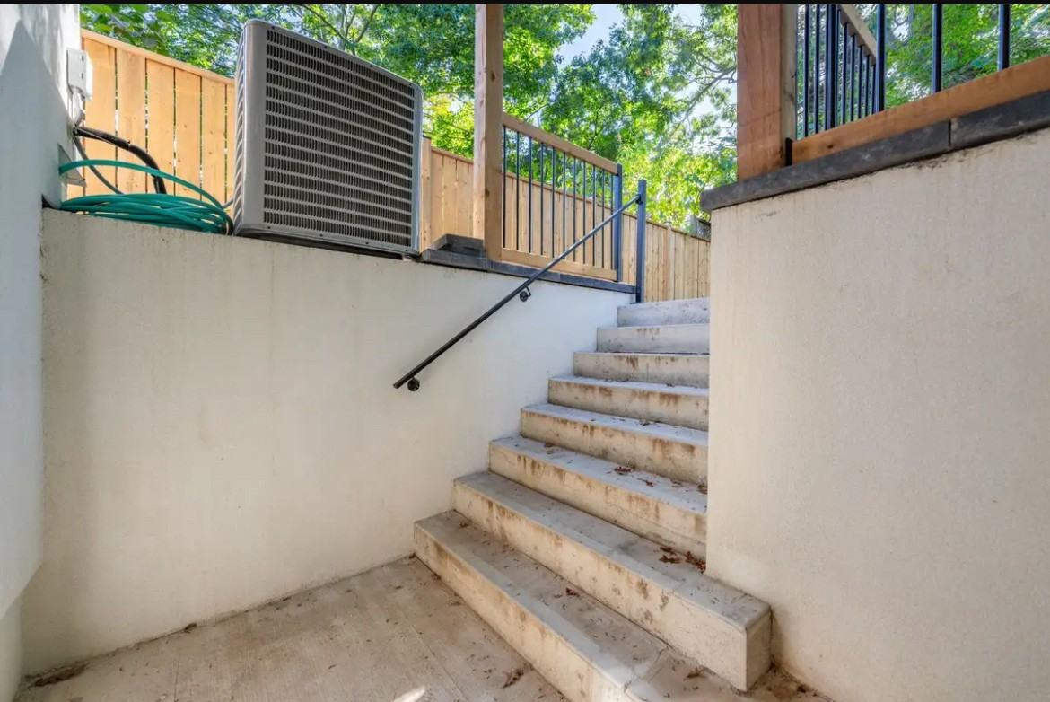 5 Holborne Ave - Photo 6 of 19