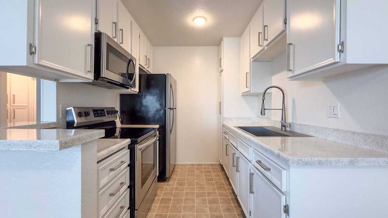 2625 Highland Avenue - Photo 3 of 5