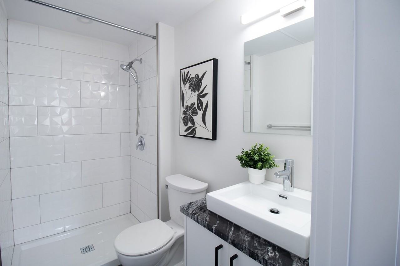 994 Bronson Ave - Photo 7 of 15