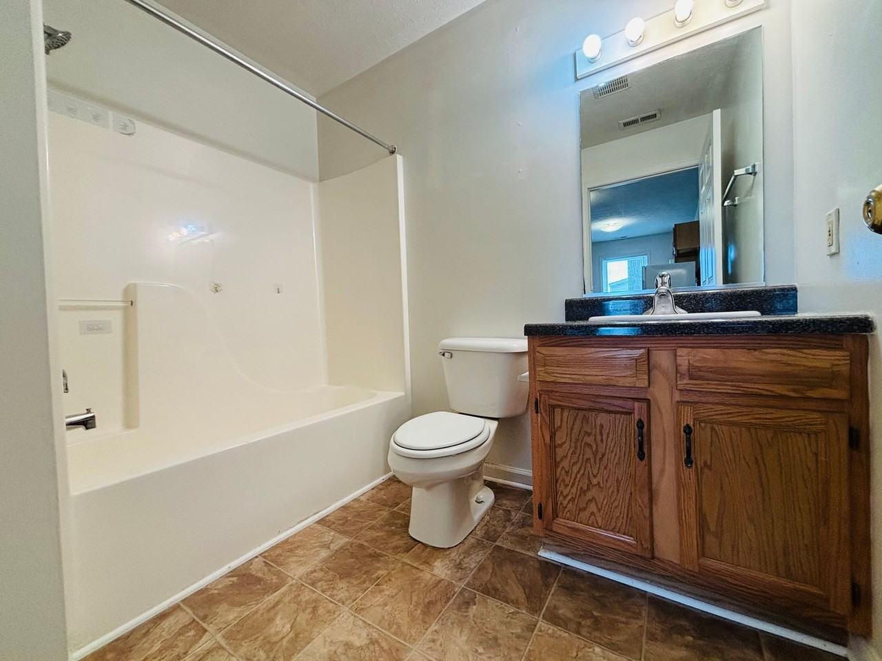 205 Freestone Dr Ne - Photo 7 of 14