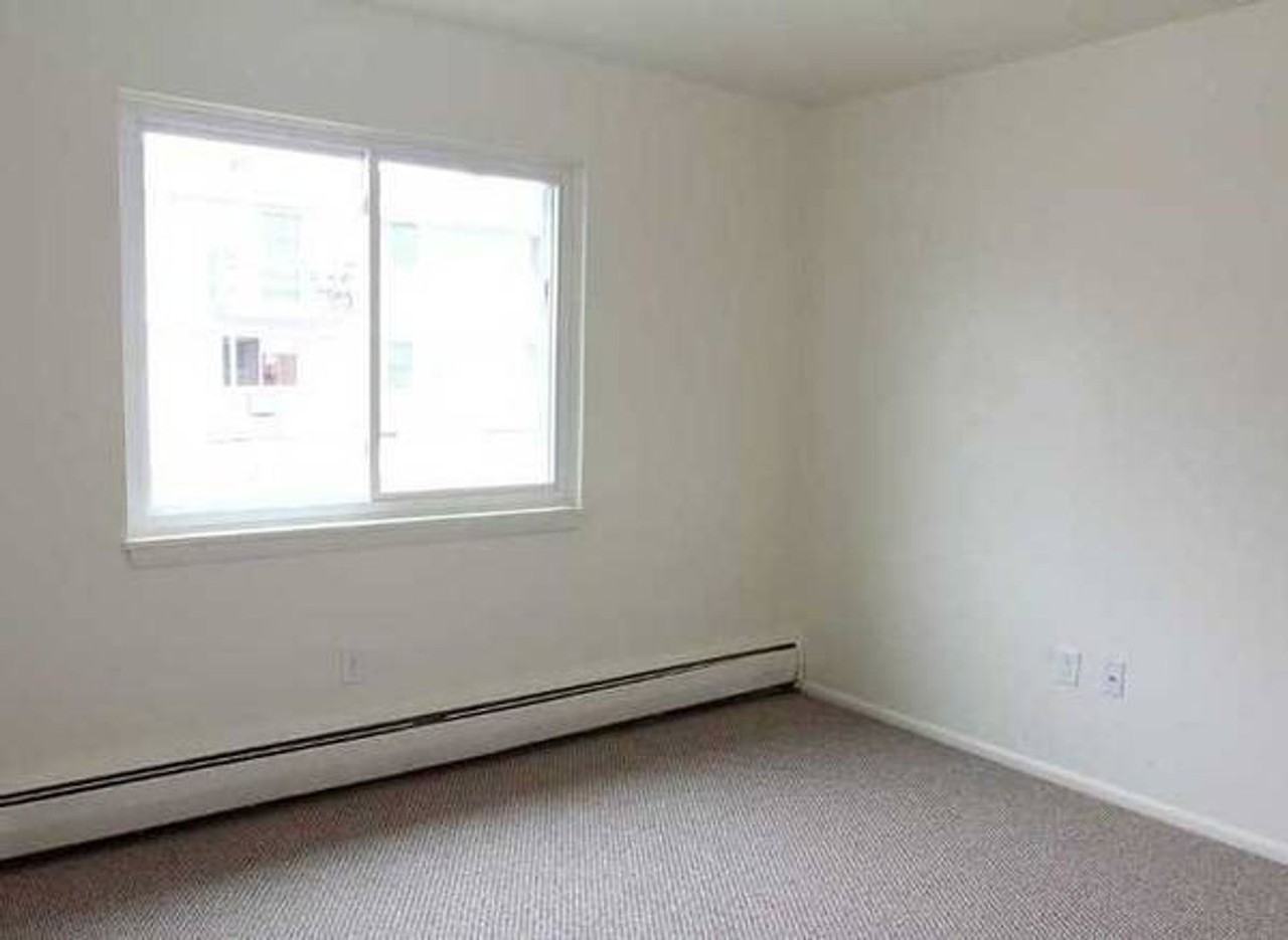 Rivers Edge Apartments - Photo 4 of 40