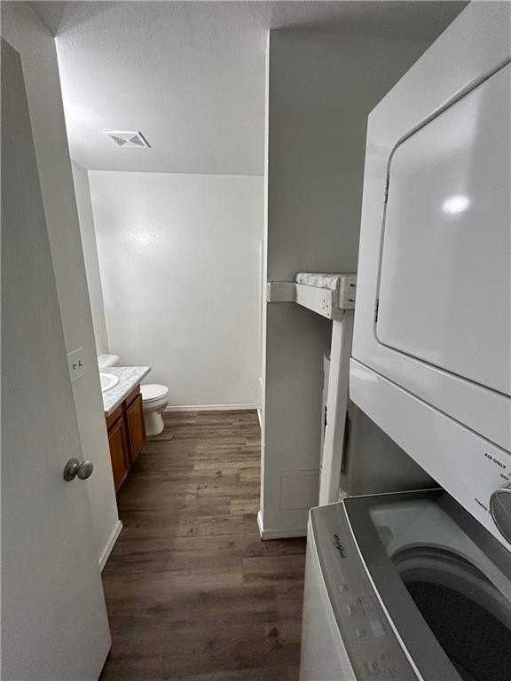 1414 Powell St #201 - Photo 4 of 5